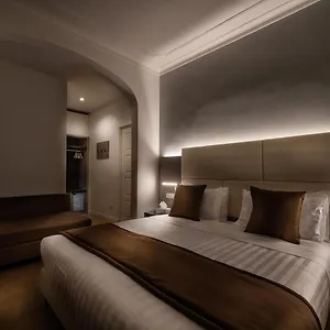 Trinita Grand , Rome Italy
