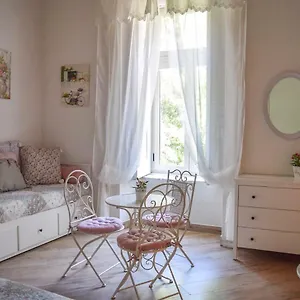 Maison La Mitra - Dimore Partenopee 2*, Naples Italy