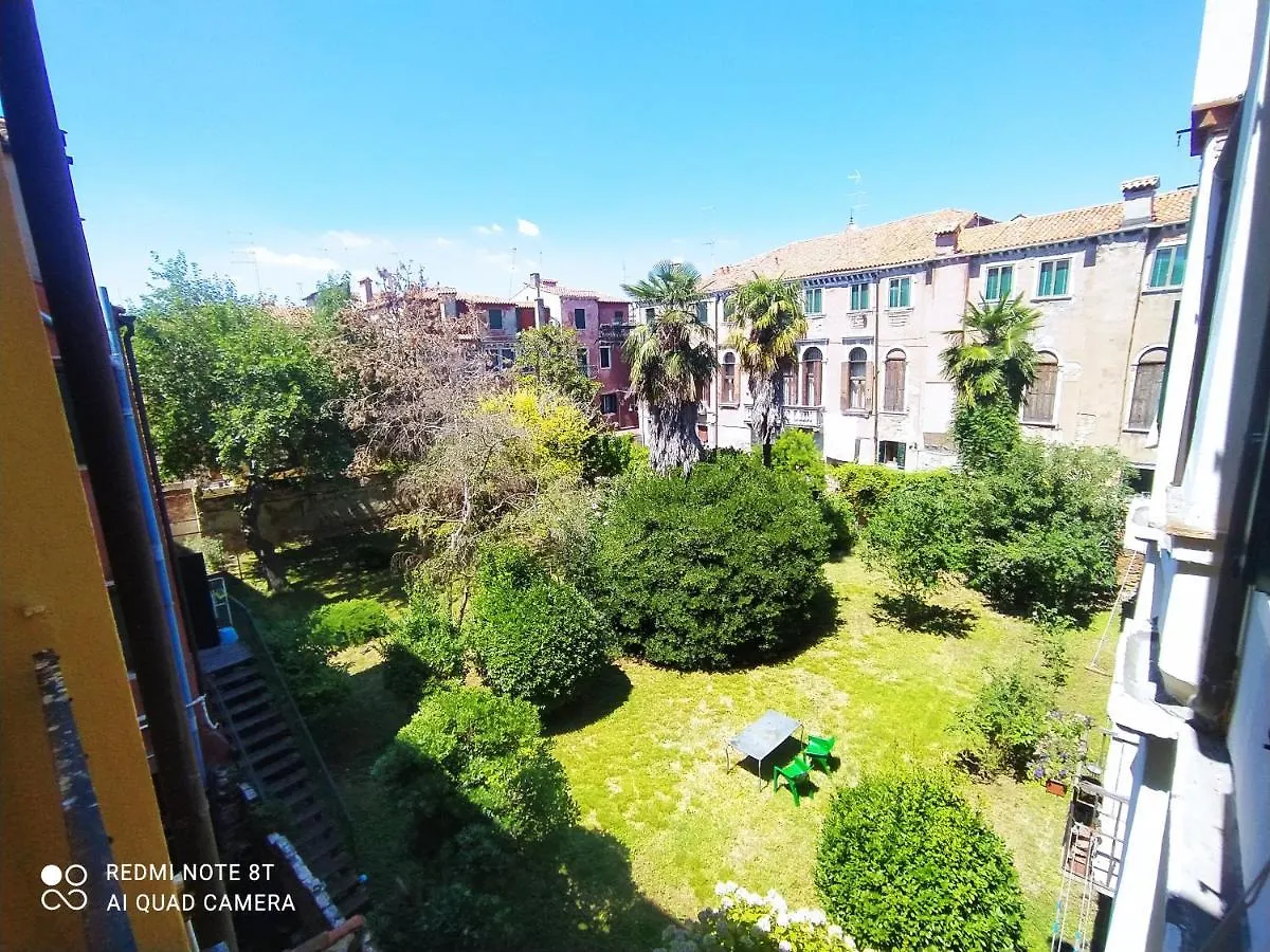 Casa Gialla Venetië 0*,
